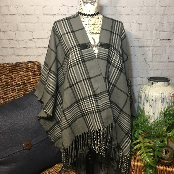 Gray plaid blanket wrap - Picture 1 of 9